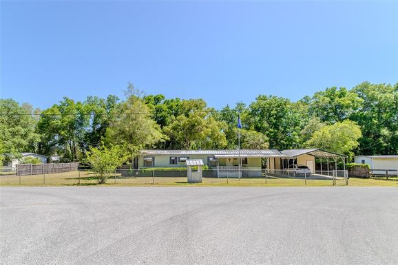 1805 N PAUL DRIVE