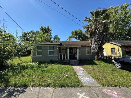 1554 W 15TH STREET