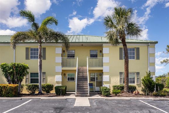 942 CAPRI ISLES BOULEVARD UNIT 207