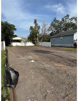 7512 S ELLIOTT STREET