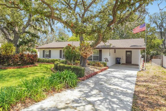 209 S HYDRANGEA AVENUE