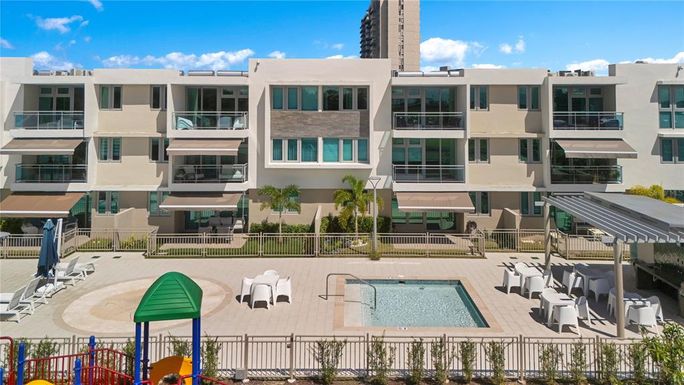 1445 MARGINAL VILLAMAR UNIT 821