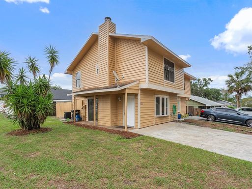 445 COTTONWOOD DRIVE