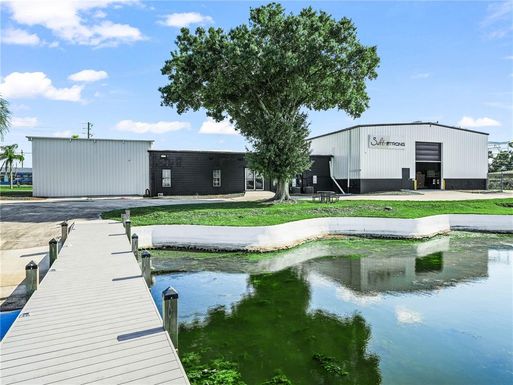 1505 S LAKE SHIPP DRIVE