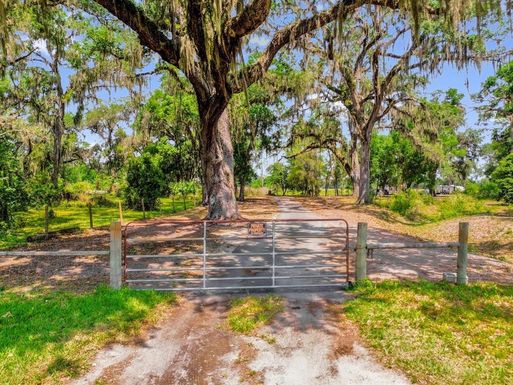 2878 S US 301