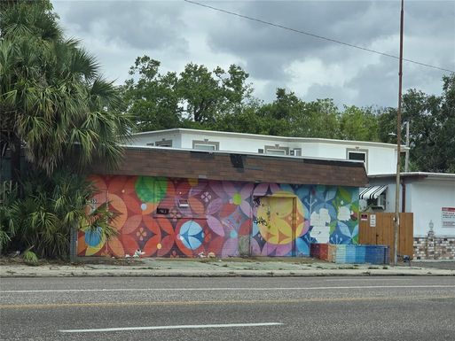 927 DR MARTIN LUTHER KING JR STREET S