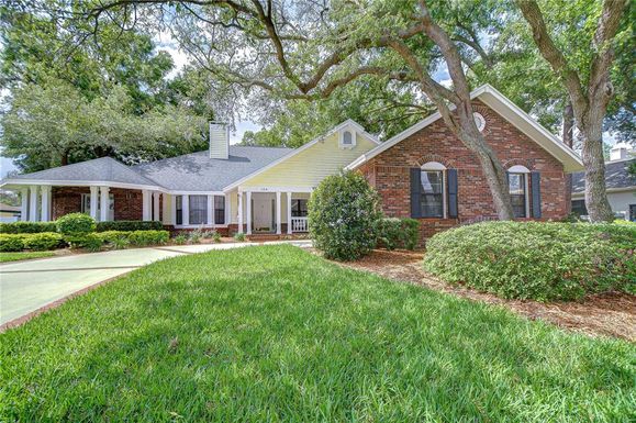 124 BARRINGTON DRIVE
