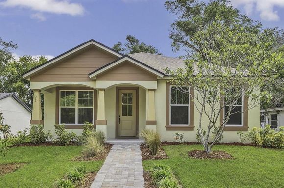 1371 LAKE DRIVE