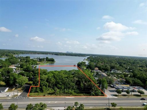 643 W OAK RIDGE ROAD