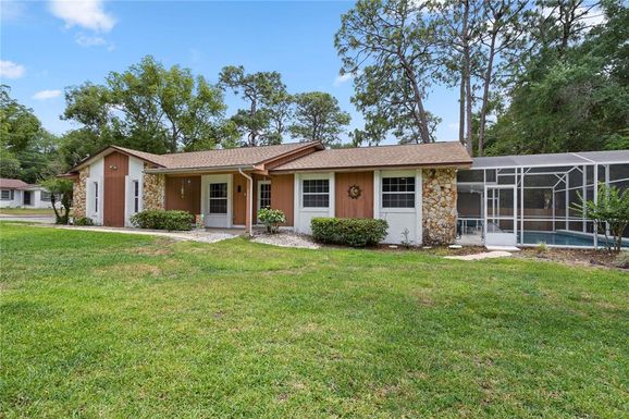 360 PINEVIEW STREET