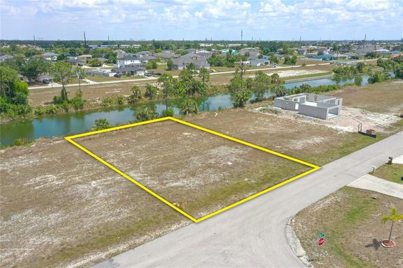 2831 NE 5TH PLACE