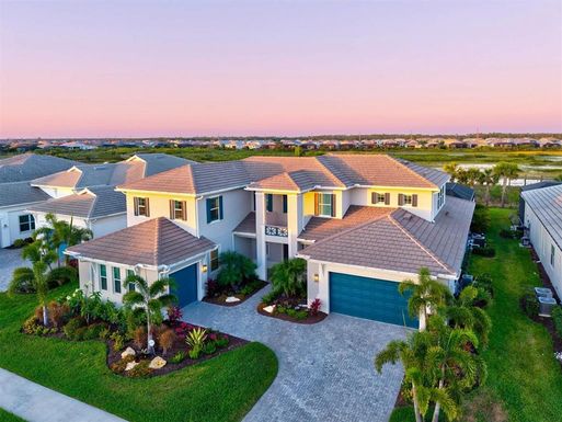 8272 REDONDA LOOP