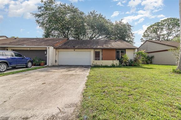 109 LONG LEAF PINE CIRCLE