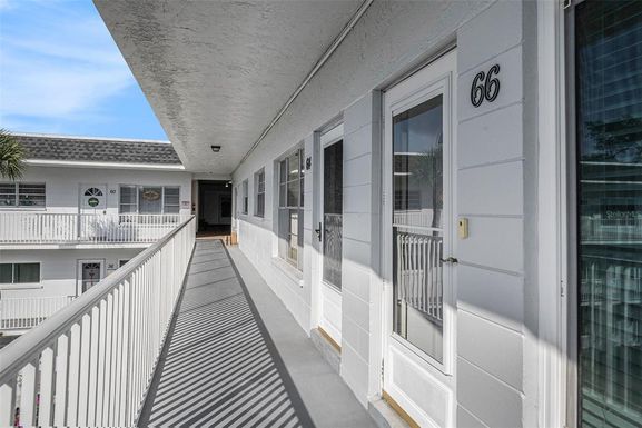 2002 AUSTRALIA WAY E UNIT 66