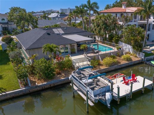 2817 SEABREEZE DRIVE S