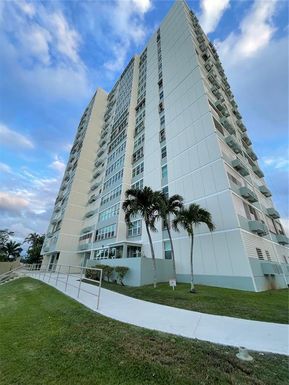 EL SENORIAL COND. PANORAMA PLAZA UNIT 407