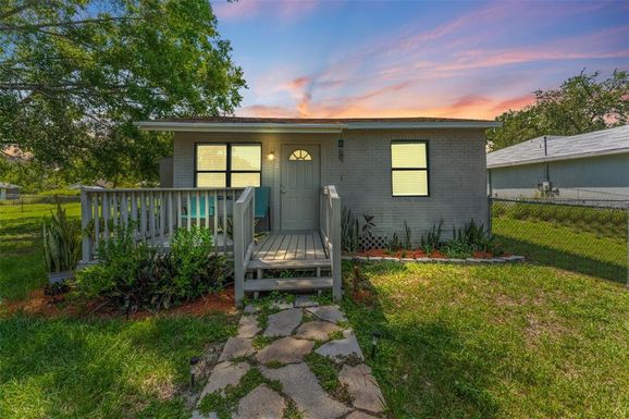 652 N JACKSON STREET