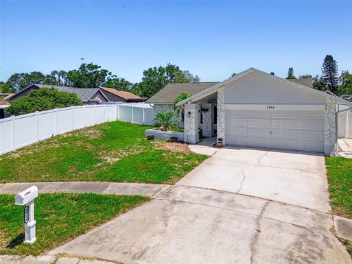 1304 CEDAR COURT