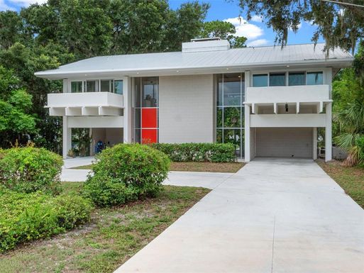 1540 N LAKE MIRROR DRIVE NW