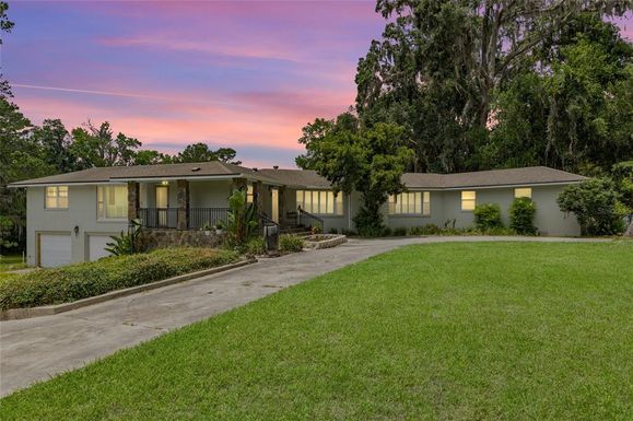 449 SW MONTGOMERY DRIVE