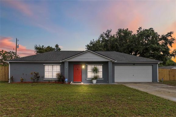 8 LAKE JACKSON DRIVE