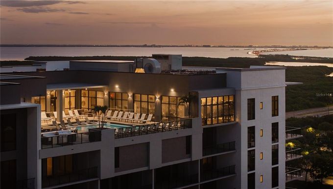 221 MAIN STREET N UNIT 1005