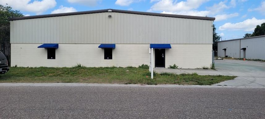 2447 MERCHANT AVENUE