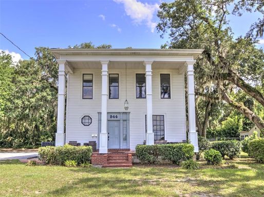 944 E SILVER SPRINGS BOULEVARD