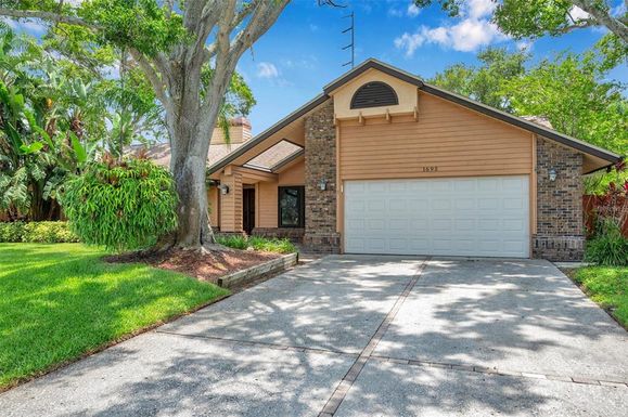 1695 CINNAMON LANE