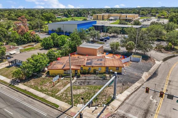 1307 N PINE HILLS ROAD