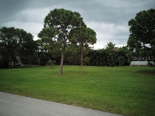 7883 BREAKWATER COURT