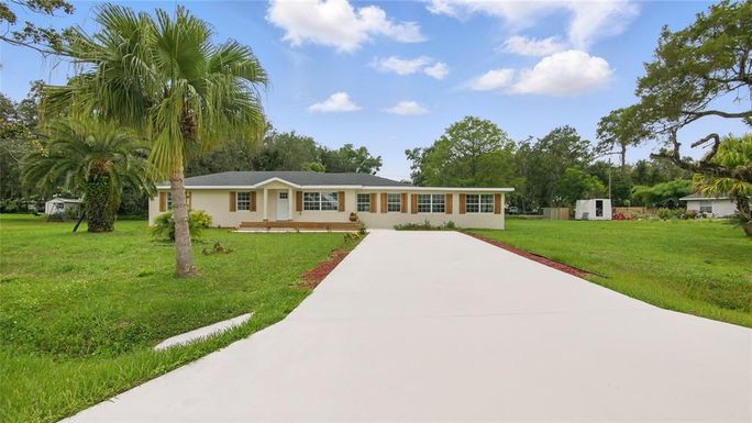 1518 LAKESIDE DRIVE