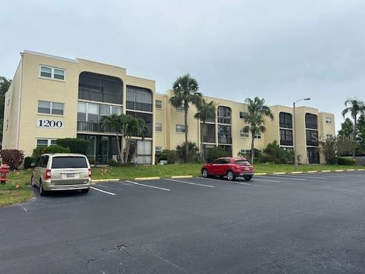 11485 OAKHURST ROAD UNIT 1200-214