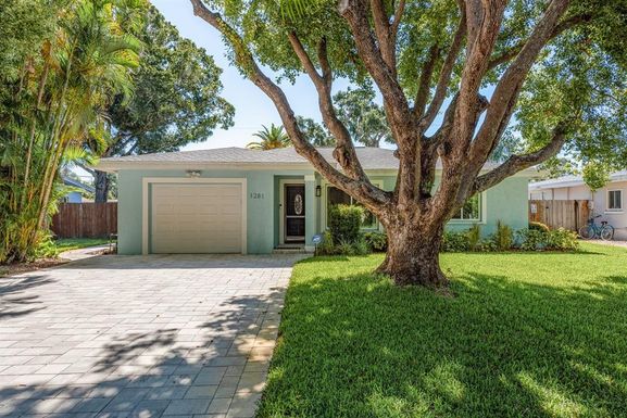 1281 ROBIN HOOD LANE