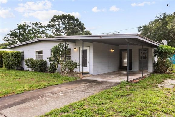 137 W LAUREN COURT