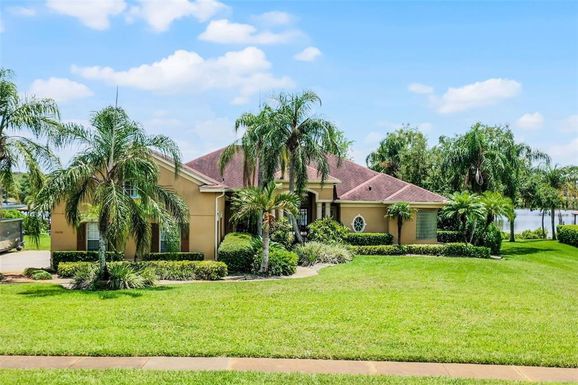 13626 SUNSET LAKES CIRCLE