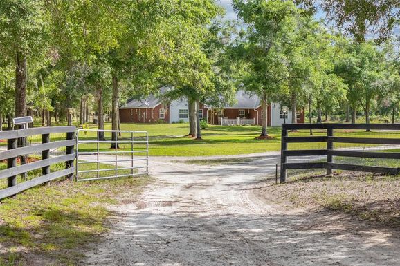 1827 SW SHILOH STREET