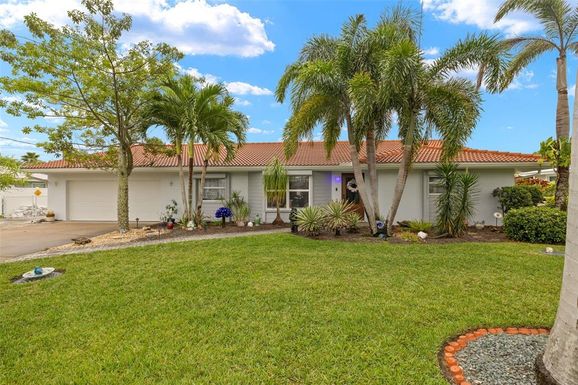 1028 EDGEMERE DRIVE