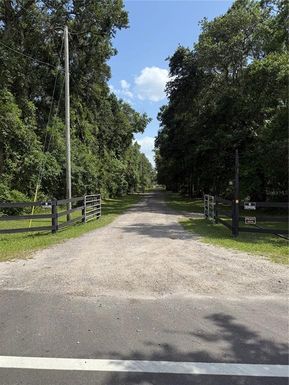 1172 COUNTY ROAD 90 E