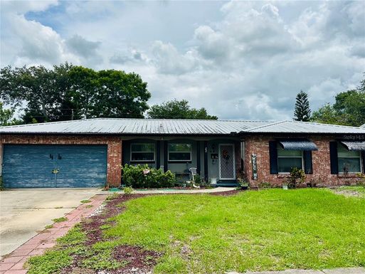 46 CARRIAGE HILL CIRCLE