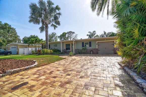 6912 14TH STREET N UNIT 6912