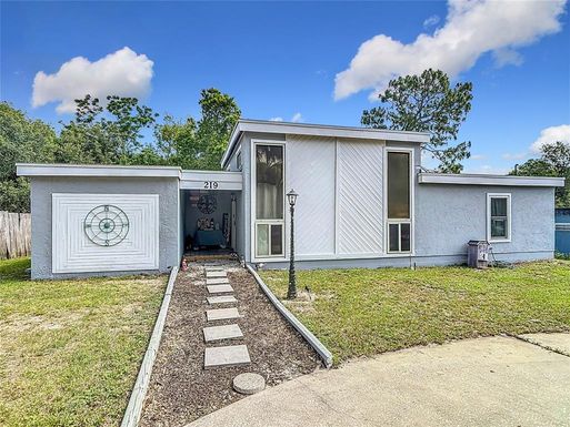 219 E FERN DRIVE