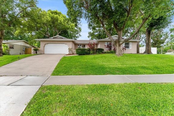 426 SAN SEBASTIAN PRADO