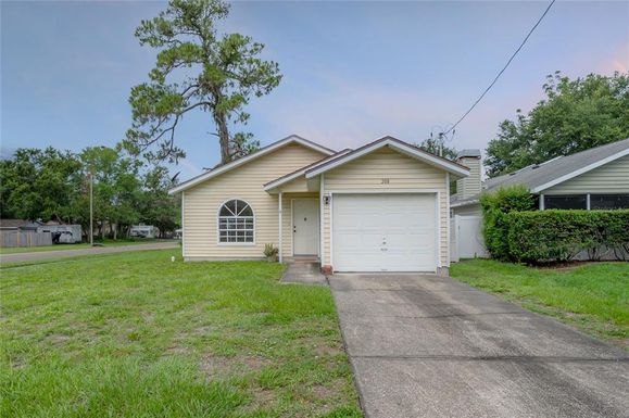 208 OAKWOOD BOULEVARD