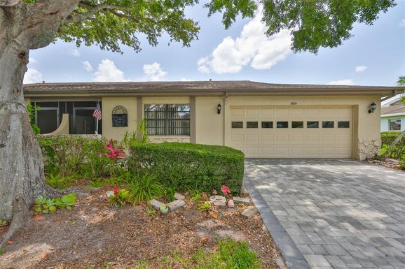 2609 LANCASTER DRIVE