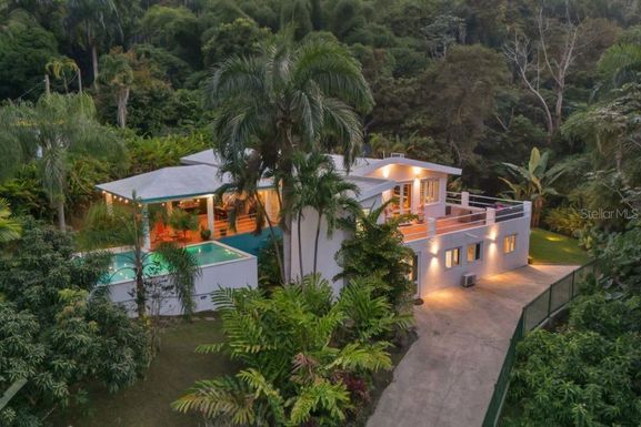 8th ST. VILLA CASABLANCA- COLINAS DEL YUNQUE UNIT J11