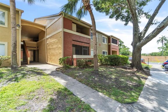 664 KENWICK CIRCLE UNIT 104