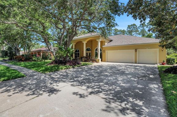6092 SABAL HAMMOCK CIRCLE
