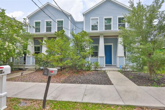1410 E CURTIS STREET UNIT 2