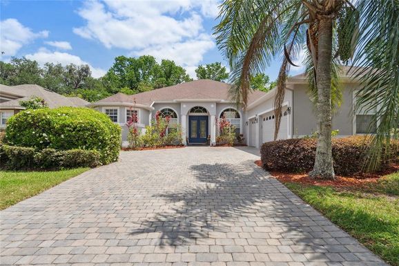 1542 WESCOTT LOOP